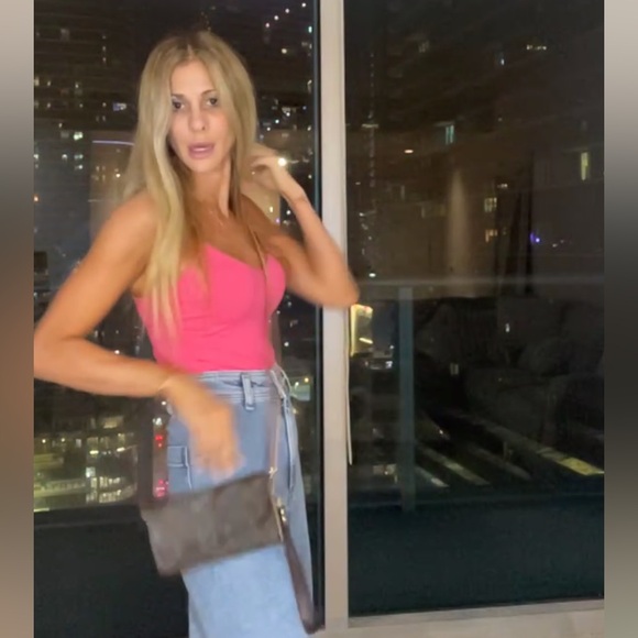 Authenthic Vintage Louis Vuitton  Sarah wallet. - Picture 2 of 16